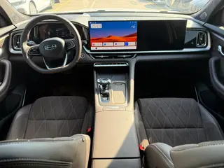Geely Monjaro 2026 2.0TD High-power automatic two-wheel drive oriental obsidian star version interior photo 14 Geely Monjaro 2026 2.0TD High-power automatic two-wheel drive oriental obsidian star version interior photo 14