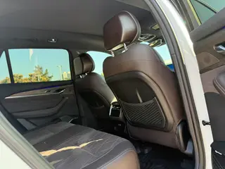 Geely Monjaro 2026 2.0TD High-power automatic two-wheel drive oriental obsidian star version interior photo 15 Geely Monjaro 2026 2.0TD High-power automatic two-wheel drive oriental obsidian star version interior photo 15