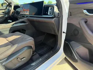 Geely Monjaro 2026 2.0TD High-power automatic two-wheel drive oriental obsidian star version interior photo 16 Geely Monjaro 2026 2.0TD High-power automatic two-wheel drive oriental obsidian star version interior photo 16