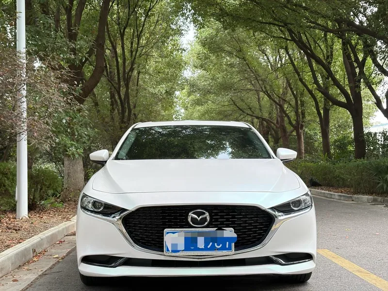 Mazda Mazda3 Axela 2023 2.0L Automatic quality elegant version exterior photo 2 Mazda Mazda3 Axela 2023 2.0L Automatic quality elegant version exterior photo 2