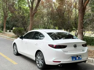 Mazda Mazda3 Axela 2023 2.0L Automatic quality elegant version exterior photo 4 Mazda Mazda3 Axela 2023 2.0L Automatic quality elegant version exterior photo 4