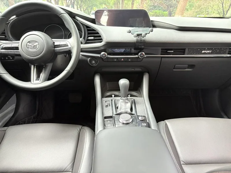 Mazda Mazda3 Axela 2023 2.0L Automatic quality elegant version interior photo 7 Mazda Mazda3 Axela 2023 2.0L Automatic quality elegant version interior photo 7
