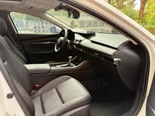 Mazda Mazda3 Axela 2023 2.0L Automatic quality elegant version interior photo 10 Mazda Mazda3 Axela 2023 2.0L Automatic quality elegant version interior photo 10