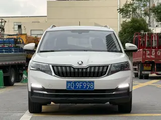 Skoda Kamiq 2018 1.5L Automatic Comfort Version Country VI exterior photo 2 Skoda Kamiq 2018 1.5L Automatic Comfort Version Country VI exterior photo 2