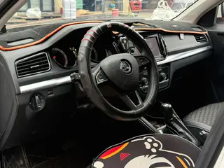 Skoda Kamiq 2018 1.5L Automatic Comfort Version Country VI exterior photo 4 Skoda Kamiq 2018 1.5L Automatic Comfort Version Country VI exterior photo 4