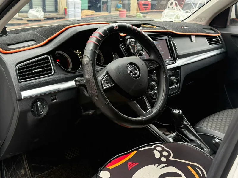 Skoda Kamiq 2018 1.5L Automatic Comfort Version Country VI exterior photo 4 Skoda Kamiq 2018 1.5L Automatic Comfort Version Country VI exterior photo 4