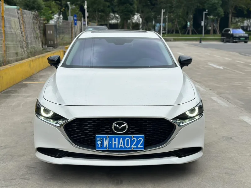 Mazda Mazda3 Axela 2023 2.0L Versión de calidad automática exterior foto 2 Mazda Mazda3 Axela 2023 2.0L Versión de calidad automática exterior foto 2
