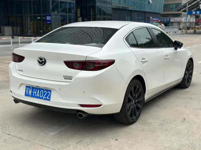 Mazda Mazda3 Axela 2023 2.0L Versión de calidad automática exterior foto 5 Mazda Mazda3 Axela 2023 2.0L Versión de calidad automática exterior foto 5