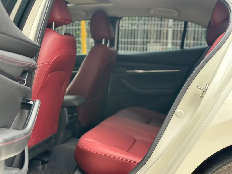 Mazda Mazda3 Axela 2023 2.0L Versión de calidad automática interior foto 9 Mazda Mazda3 Axela 2023 2.0L Versión de calidad automática interior foto 9