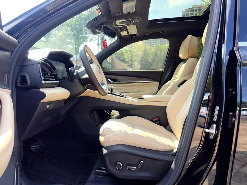 Geely Monjaro 2025 2.0TD High-power automatic two-wheel drive oriental obsidian star version exterior photo 4 Geely Monjaro 2025 2.0TD High-power automatic two-wheel drive oriental obsidian star version exterior photo 4