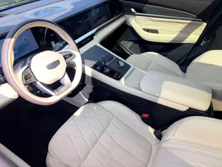Geely Monjaro 2025 2.0TD High-power automatic two-wheel drive oriental obsidian star version interior photo 6 Geely Monjaro 2025 2.0TD High-power automatic two-wheel drive oriental obsidian star version interior photo 6