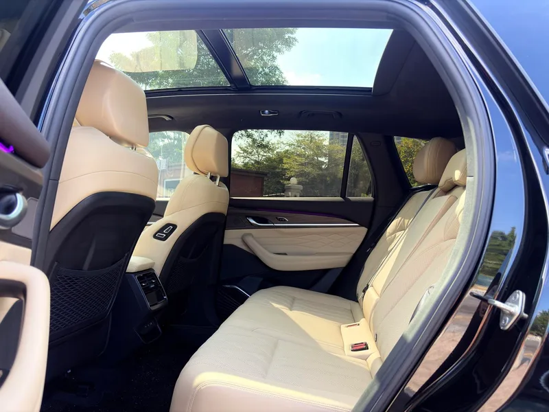 Geely Monjaro 2025 2.0TD High-power automatic two-wheel drive oriental obsidian star version interior photo 7 Geely Monjaro 2025 2.0TD High-power automatic two-wheel drive oriental obsidian star version interior photo 7