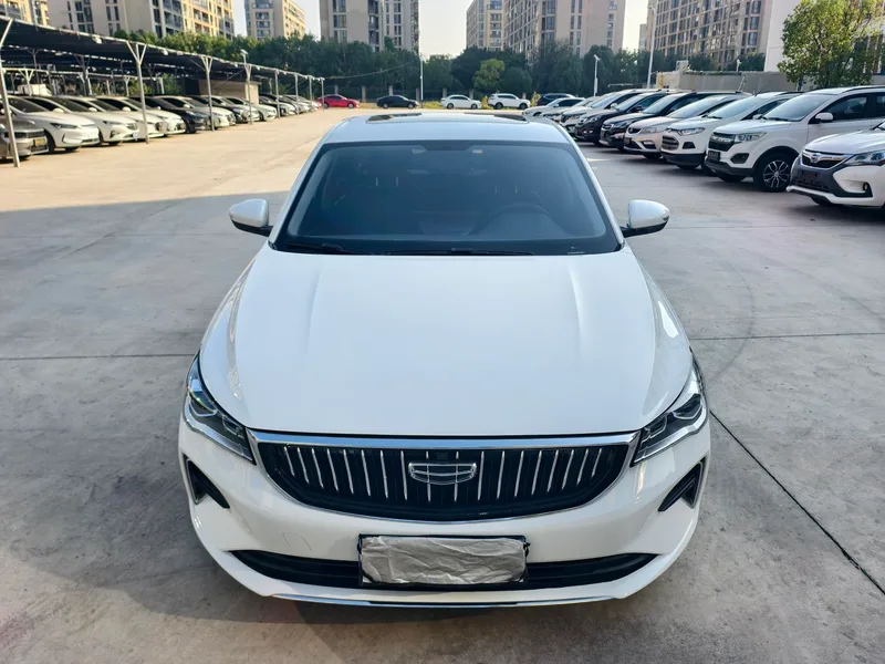Geely Emgrand 2023 4.ª generación Edición campeona 1.5L CVT De lujo exterior foto 2 Geely Emgrand 2023 4.ª generación Edición campeona 1.5L CVT De lujo exterior foto 2