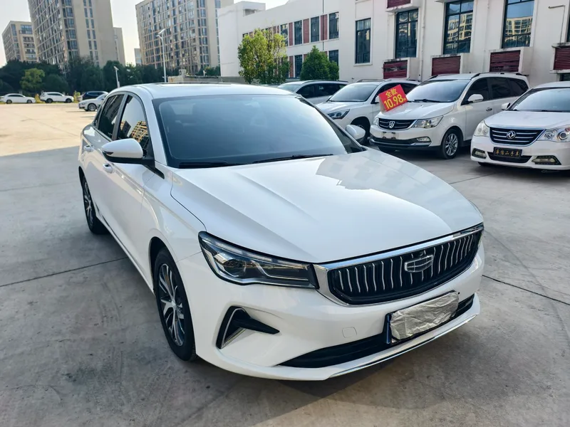 Geely Emgrand 2023 4.ª generación Edición campeona 1.5L CVT De lujo exterior foto 3 Geely Emgrand 2023 4.ª generación Edición campeona 1.5L CVT De lujo exterior foto 3