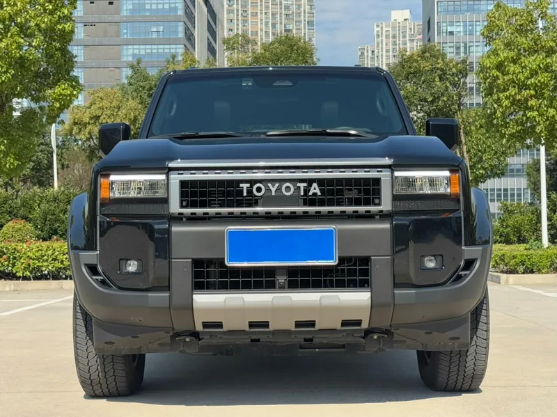 Toyota Prado 2026 2.4T Dual Power All-powerful TX version 5 seat exterior photo 2 Toyota Prado 2026 2.4T Dual Power All-powerful TX version 5 seat exterior photo 2