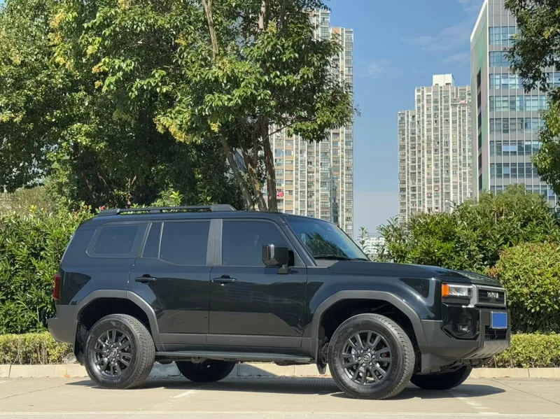 Toyota Prado 2026 2.4T Dual Power All-powerful TX version 5 seat exterior photo 3 Toyota Prado 2026 2.4T Dual Power All-powerful TX version 5 seat exterior photo 3