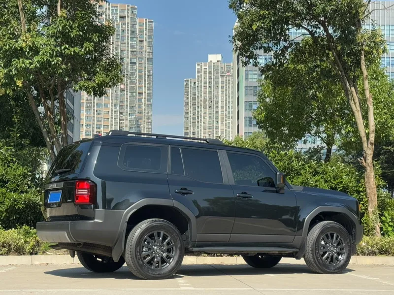 Toyota Prado 2026 2.4T Dual Power All-powerful TX version 5 seat exterior photo 5 Toyota Prado 2026 2.4T Dual Power All-powerful TX version 5 seat exterior photo 5