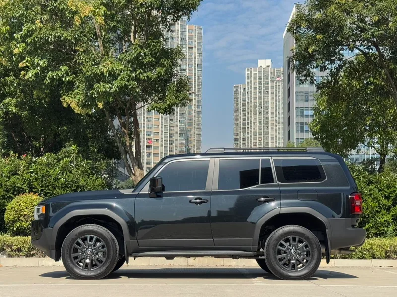 Toyota Prado 2026 2.4T Dual Power All-powerful TX version 5 seat exterior photo 8 Toyota Prado 2026 2.4T Dual Power All-powerful TX version 5 seat exterior photo 8