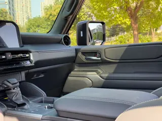 Toyota Prado 2026 2.4T Dual Power All-powerful TX version 5 seat interior photo 19 Toyota Prado 2026 2.4T Dual Power All-powerful TX version 5 seat interior photo 19