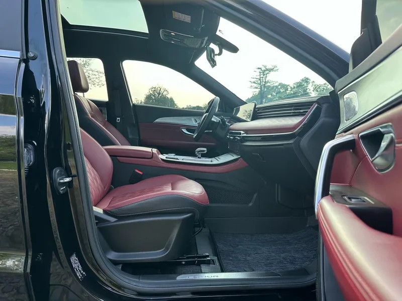 Jetour X70 PLUS 2023 1.6T DCT Strong person 7 seat interior photo 15