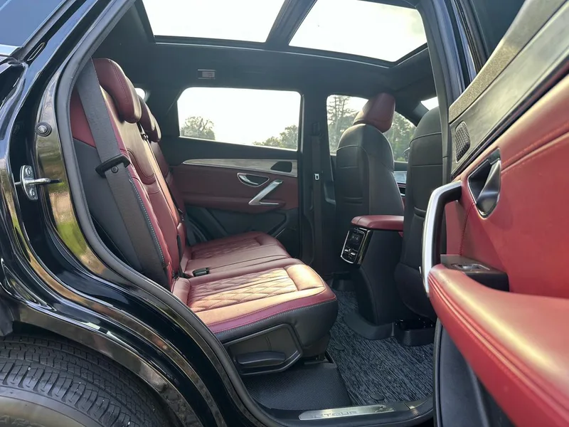 Jetour X70 PLUS 2023 1.6T DCT Strong person 7 seat interior photo 16