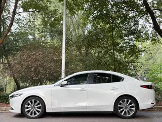 Mazda Mazda3 Axela 2022 2.0L Automatic quality dazzle version exterior photo 3 Mazda Mazda3 Axela 2022 2.0L Automatic quality dazzle version exterior photo 3