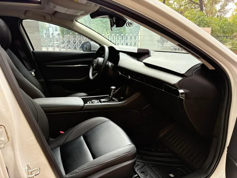 Mazda Mazda3 Axela 2022 2.0L Automatic quality dazzle version interior photo 10 Mazda Mazda3 Axela 2022 2.0L Automatic quality dazzle version interior photo 10