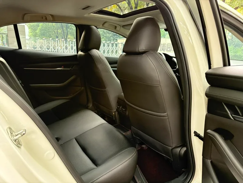 Mazda Mazda3 Axela 2022 2.0L Automatic quality dazzle version interior photo 11 Mazda Mazda3 Axela 2022 2.0L Automatic quality dazzle version interior photo 11
