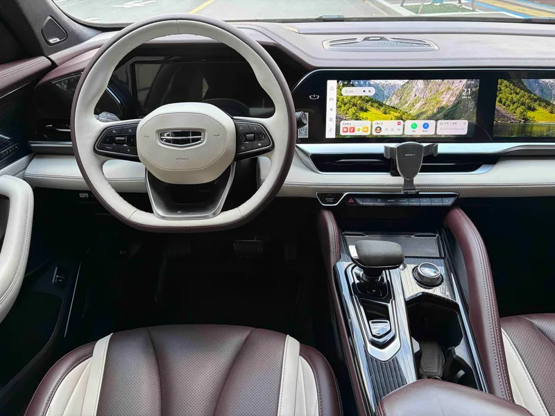 Geely Monjaro 2021 2.0TD DCT EVO Two-drive flagship type interior photo 10 Geely Monjaro 2021 2.0TD DCT EVO Two-drive flagship type interior photo 10