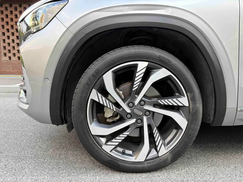 Geely Monjaro 2021 2.0TD DCT EVO Two-drive flagship type interior photo 18 Geely Monjaro 2021 2.0TD DCT EVO Two-drive flagship type interior photo 18