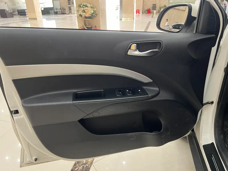 Kia Stonic 2019 1.4L Automatic Sports Edition Country VI interior photo 8 Kia Stonic 2019 1.4L Automatic Sports Edition Country VI interior photo 8