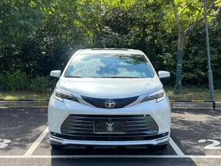 Toyota Sienna 2024 Double moteur 2.5L Version de luxe extérieur photo 2 Toyota Sienna 2024 Double moteur 2.5L Version de luxe extérieur photo 2