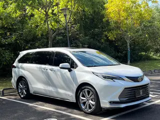 Toyota Sienna 2024 Double moteur 2.5L Version de luxe extérieur photo 3 Toyota Sienna 2024 Double moteur 2.5L Version de luxe extérieur photo 3