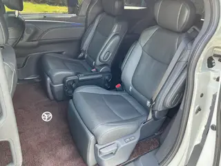 Toyota Sienna 2024 Double moteur 2.5L Version de luxe intérieur photo 12 Toyota Sienna 2024 Double moteur 2.5L Version de luxe intérieur photo 12
