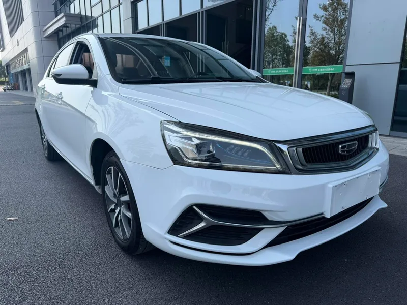 Geely Emgrand 2020 1.5L CVT Up version exterior photo 3 Geely Emgrand 2020 1.5L CVT Up version exterior photo 3