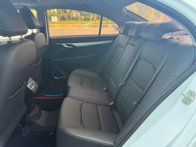 Geely Emgrand 2020 1.5L CVT Up version exterior photo 5 Geely Emgrand 2020 1.5L CVT Up version exterior photo 5