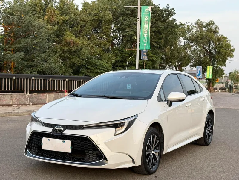 Toyota Levin 2023 185T Edición de lujo exterior foto 1 Toyota Levin 2023 185T Edición de lujo exterior foto 1