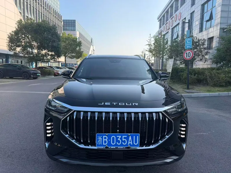 Jetour X70 PLUS 2023 1.5T DCT Brave person PLUS 7 seat exterior photo 3 Jetour X70 PLUS 2023 1.5T DCT Brave person PLUS 7 seat exterior photo 3