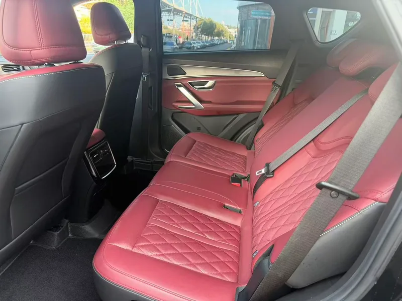 Jetour X70 PLUS 2023 1.5T DCT Brave person PLUS 7 seat exterior photo 4 Jetour X70 PLUS 2023 1.5T DCT Brave person PLUS 7 seat exterior photo 4