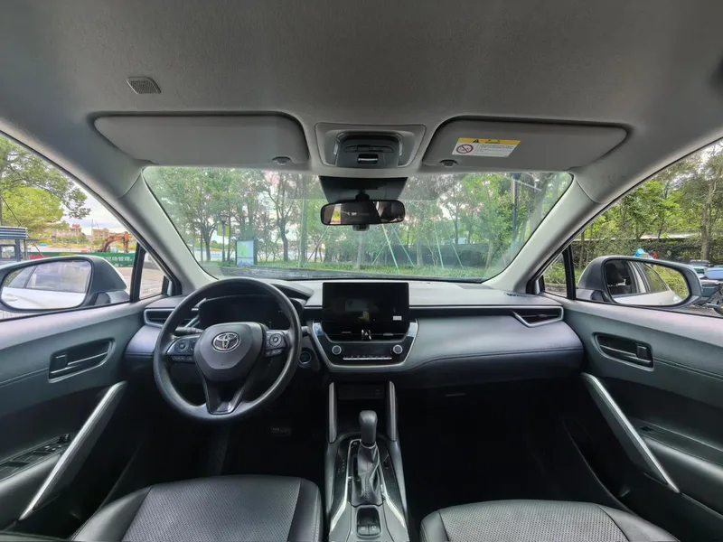 Toyota Corolla Cross 2023 2.0L Intelligent electric hybrid double engine Pioneer Edition interior photo 13 Toyota Corolla Cross 2023 2.0L Intelligent electric hybrid double engine Pioneer Edition interior photo 13