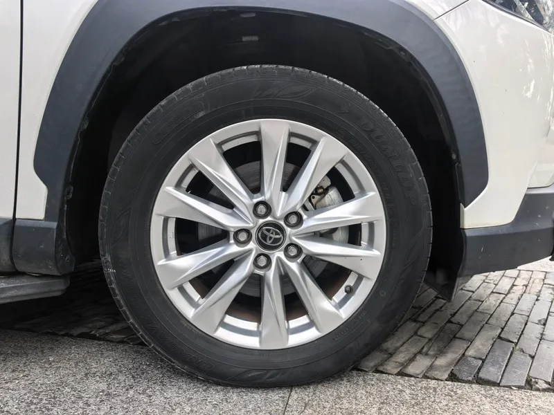 Toyota Corolla Cross 2023 2.0L Intelligent electric hybrid double engine Pioneer Edition interior photo 18 Toyota Corolla Cross 2023 2.0L Intelligent electric hybrid double engine Pioneer Edition interior photo 18