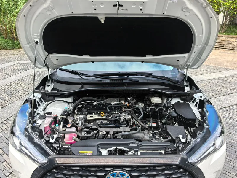 Toyota Corolla Cross 2023 2.0L Intelligent electric hybrid double engine Pioneer Edition interior photo 19 Toyota Corolla Cross 2023 2.0L Intelligent electric hybrid double engine Pioneer Edition interior photo 19