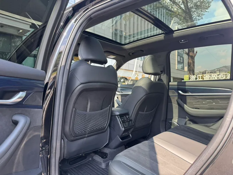 Geely Monjaro 2024 2.0TD High-power automatic two-wheel drive skyline version interior photo 12 Geely Monjaro 2024 2.0TD High-power automatic two-wheel drive skyline version interior photo 12