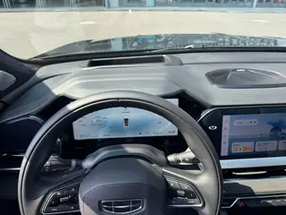 Geely Monjaro 2024 2.0TD High-power automatic two-wheel drive skyline version interior photo 15 Geely Monjaro 2024 2.0TD High-power automatic two-wheel drive skyline version interior photo 15