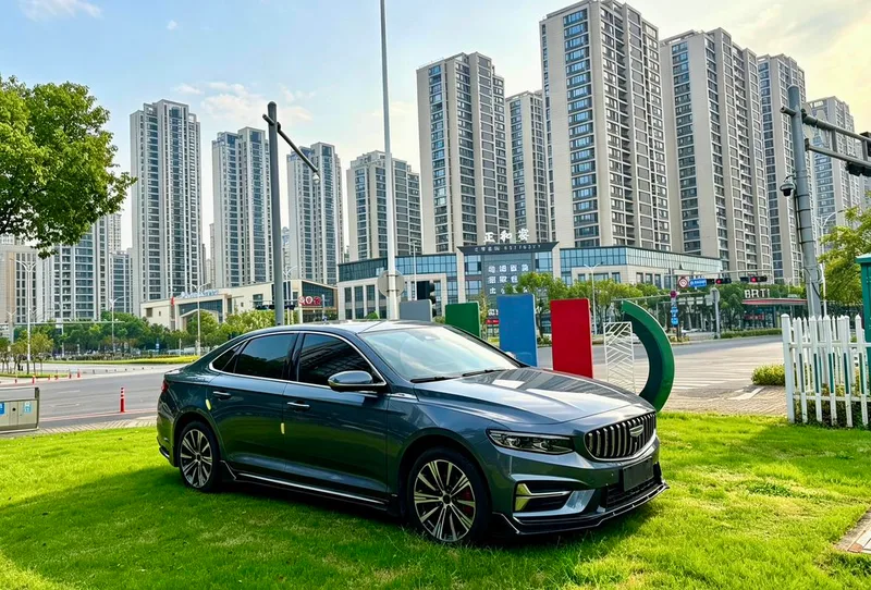 Geely Preface 2025 1.5T Oriente Yao Edición Kunlun exterior foto 3 Geely Preface 2025 1.5T Oriente Yao Edición Kunlun exterior foto 3