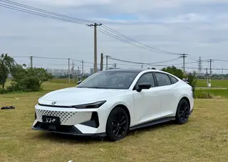 Changan UNI-V 2024 1.5T Premium Class