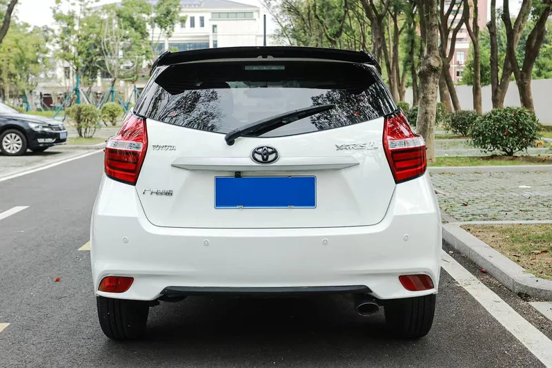 Toyota Yaris L 2021 1.5L CVT Version leader extérieur photo 3