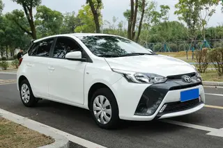 Toyota Yaris L 2021 1.5L CVT Version leader extérieur photo 4