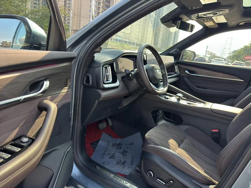 Geely Monjaro 2026 2.0TD High-power automatic four-wheel drive oriental obsidian full moon version exterior photo 4 Geely Monjaro 2026 2.0TD High-power automatic four-wheel drive oriental obsidian full moon version exterior photo 4