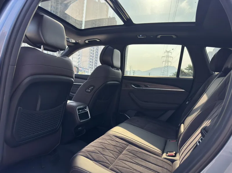 Geely Monjaro 2026 2.0TD High-power automatic four-wheel drive oriental obsidian full moon version exterior photo 5 Geely Monjaro 2026 2.0TD High-power automatic four-wheel drive oriental obsidian full moon version exterior photo 5